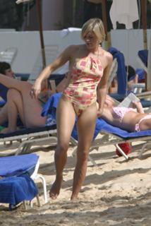 Jenni Falconer feet photo thumbnail