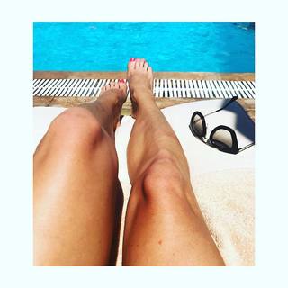 Jenni Falconer feet photo thumbnail