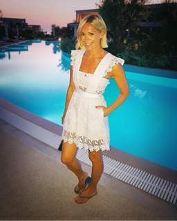 Jenni Falconer feet photo thumbnail
