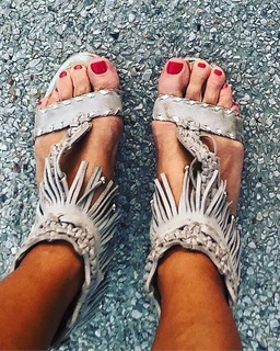 Jenni Falconer feet photo thumbnail