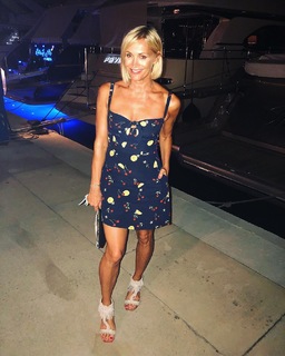 Jenni Falconer feet photo thumbnail
