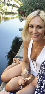 Jenni Falconer feet photo thumbnail