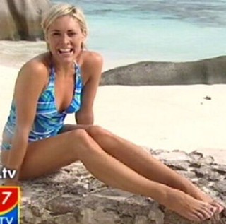 Jenni Falconer feet photo thumbnail