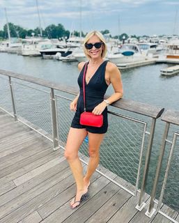 Jenni Falconer feet photo thumbnail