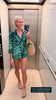 Jenni Falconer feet photo thumbnail