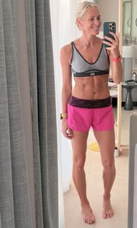 Jenni Falconer feet photo thumbnail