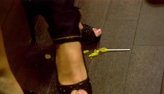 Jenni Farley feet photo thumbnail
