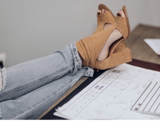Jenni Farley feet photo thumbnail