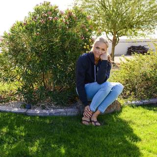 Jennie Finch feet photo thumbnail