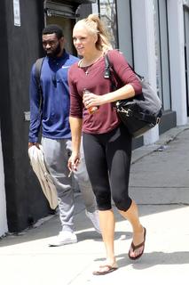 Jennie Finch feet photo thumbnail