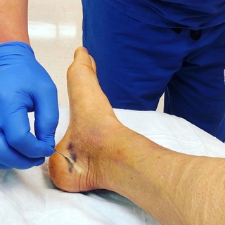 Jennie Finch feet photo thumbnail