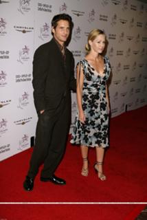 Jennie Garth feet photo thumbnail