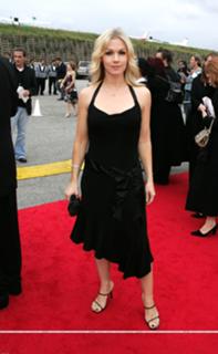 Jennie Garth feet photo thumbnail