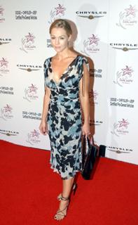 Jennie Garth feet photo thumbnail
