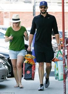 Jennie Garth feet photo thumbnail