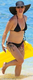 Jennie Garth feet photo thumbnail