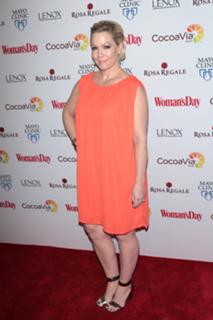 Jennie Garth feet photo thumbnail