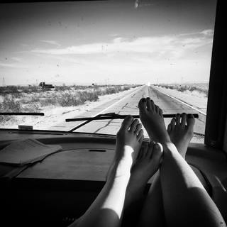 Jennie Garth feet photo thumbnail