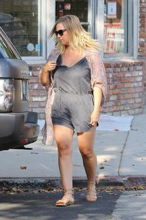 Jennie Garth feet photo thumbnail