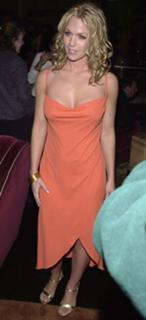 Jennie Garth feet photo thumbnail