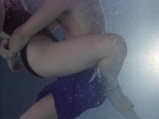 Jennie Garth feet photo thumbnail