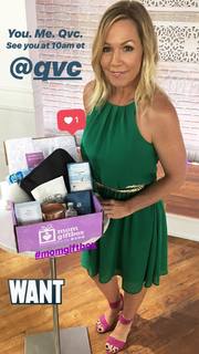 Jennie Garth feet photo thumbnail
