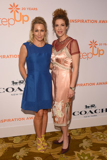 Jennie Garth feet photo thumbnail