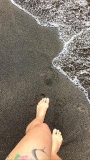 Jennie Garth feet photo thumbnail