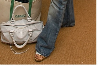 Jennie Garth feet photo thumbnail