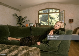 Jennie Garth feet photo thumbnail
