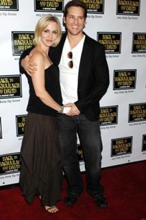 Jennie Garth feet photo thumbnail