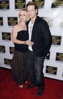Jennie Garth feet photo thumbnail