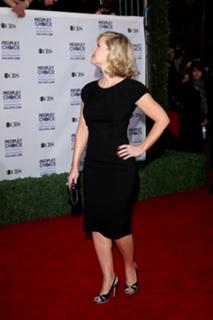 Jennie Garth feet photo thumbnail