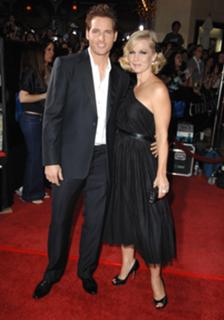 Jennie Garth feet photo thumbnail