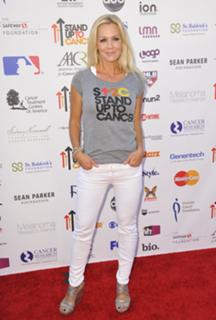 Jennie Garth feet photo thumbnail