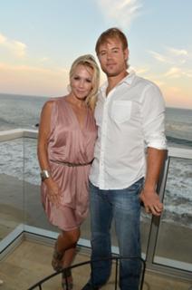 Jennie Garth feet photo thumbnail