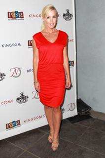 Jennie Garth feet photo thumbnail