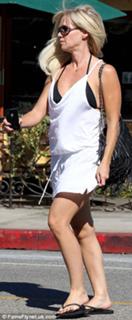 Jennie Garth feet photo thumbnail
