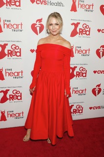 Jennie Garth feet photo thumbnail