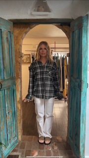 Jennie Garth feet photo thumbnail