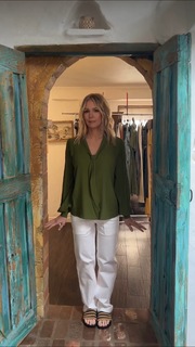 Jennie Garth feet photo thumbnail
