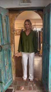 Jennie Garth feet photo thumbnail