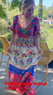Jennie Garth feet photo thumbnail