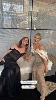 Jennie Garth feet photo thumbnail