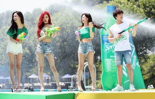 Jennie Kim feet photo thumbnail