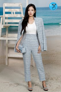 Jennie Kim feet photo thumbnail