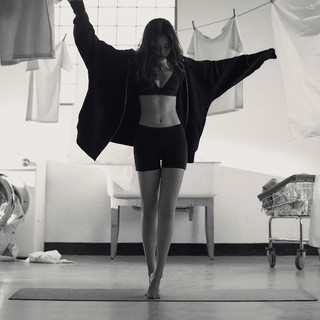 Jennie Kim feet photo thumbnail
