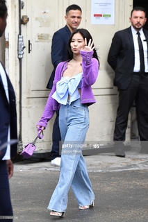 Jennie Kim feet photo thumbnail