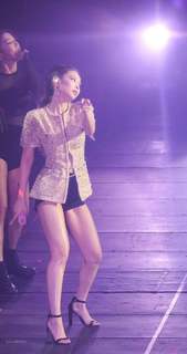 Jennie Kim feet photo thumbnail