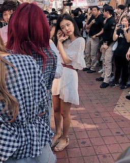 Jennie Kim feet photo thumbnail